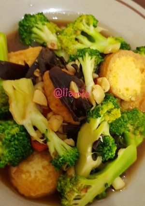 Foto resep Brokoli cah tahu sutra
