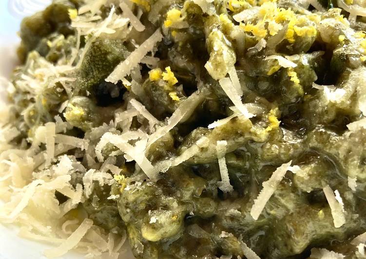 Recetta di Fatto in casa super veloce Spätzle di spinaci al limone “ burro, salvia e parmigiano “