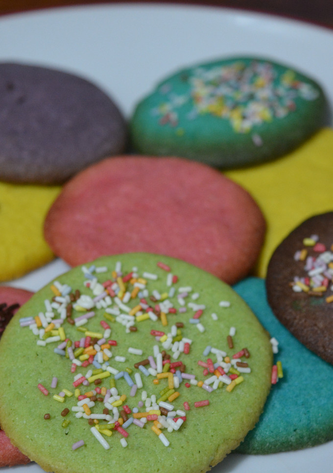 Una foto de Galletas de mantequilla de colores