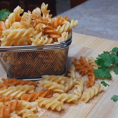 A picture of Pasta fries.