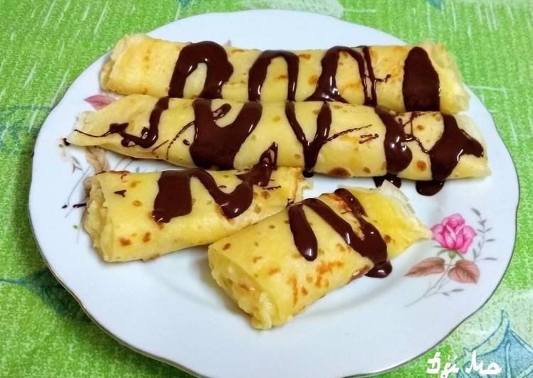 Palacsinta pudinggal, csokiöntettel