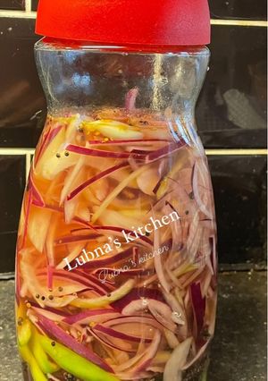 A picture of Pickled Onions | Sirke wale Pyaaz:.