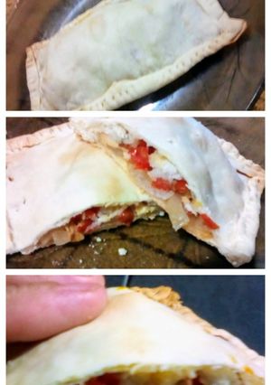 Una foto de Pasteles de cebolla y queso ahumado 🧅🧀(。•̀ᴗ-)✧