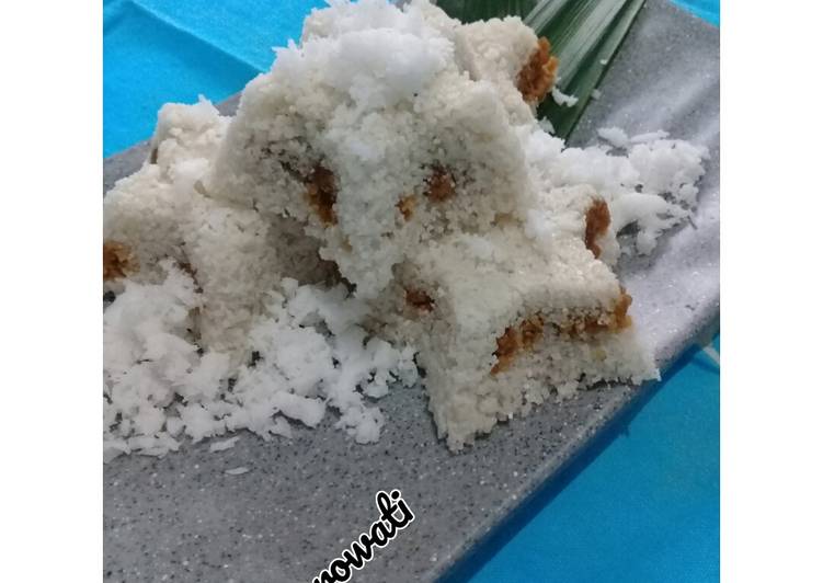 Kue putu beras (tanpa cetakan bambu)