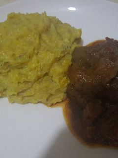 Una foto de Puré mixto con hígado guisado