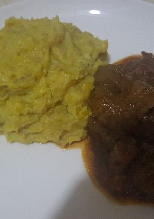 Una foto de Puré mixto con hígado guisado