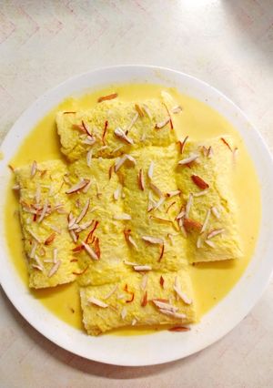 A picture of Bread malai roll.