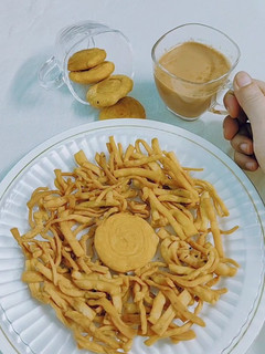 नमक पारे (Namak pare recipe in Hindi) रेसिपी मुख्य फोटो