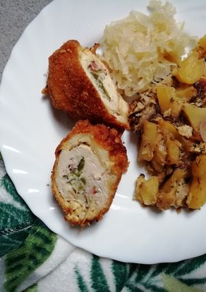 Sajtos krémmel töltött csirkemell, tejszínes burgonyával recept fotója