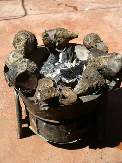 A picture of Roasted nduma (arrow roots).