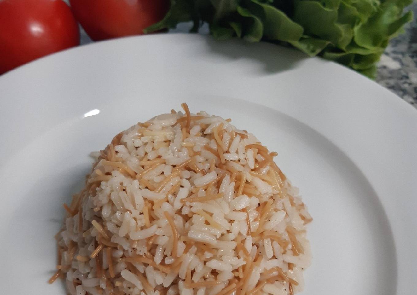 Arroz con fideos para acompañar comida árabe preferiblemente