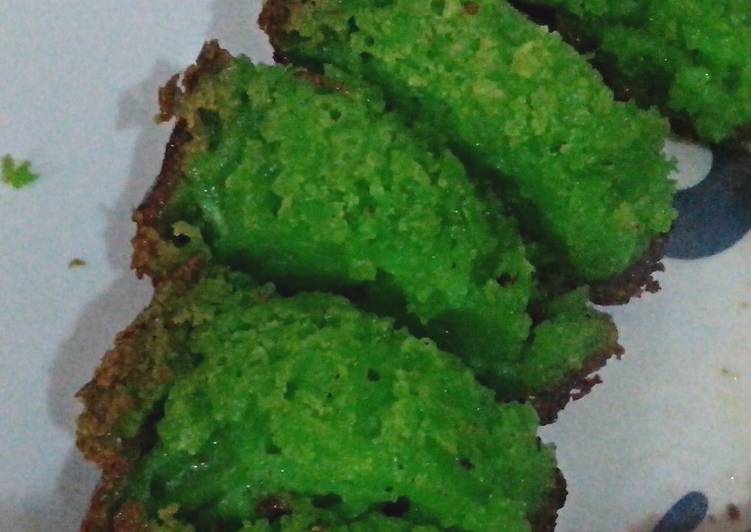 BIKA AMBON iJO (pasta pandan)