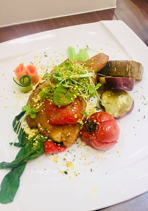 香烤南瓜鮮蔬杜卡香草雞腿排 的食譜成品照片
