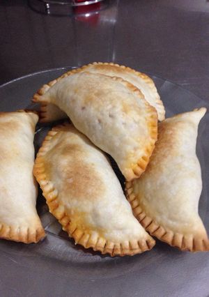 Una foto de Empanadas de chivito