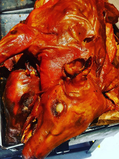 Una foto de Lechón al horno peruano