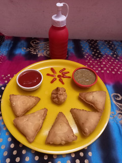 आलू मिनी समोसा (Aloo mini samosa in Hindi) रेसिपी मुख्य फोटो