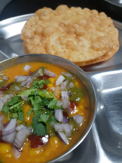 સિન્ધી દાલ પકવાન (Dal Pakwan Recipe In Gujarati) રેસીપી મુખ્ય ફોટો