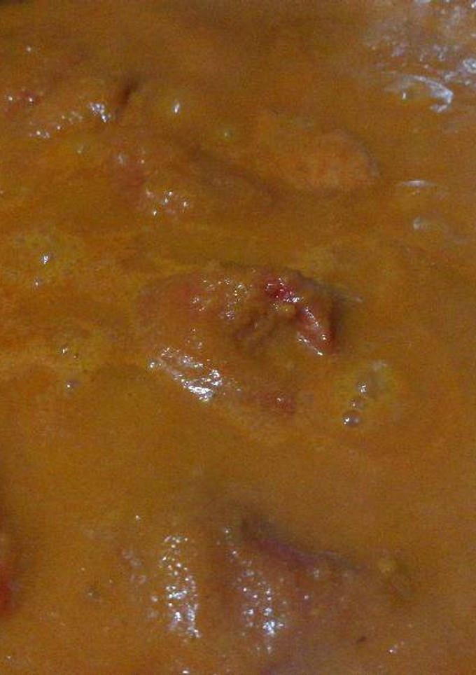 Una foto de Pimientos Rellenos De carne picada y salsa casera
