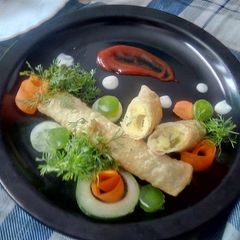 A picture of Potato Cheese Spring Roll.