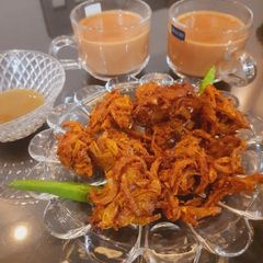 A picture of Pyaaz k pakore.
