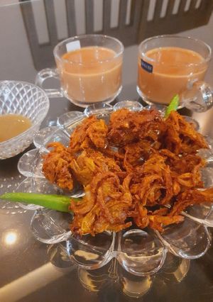 A picture of Pyaaz k pakore.