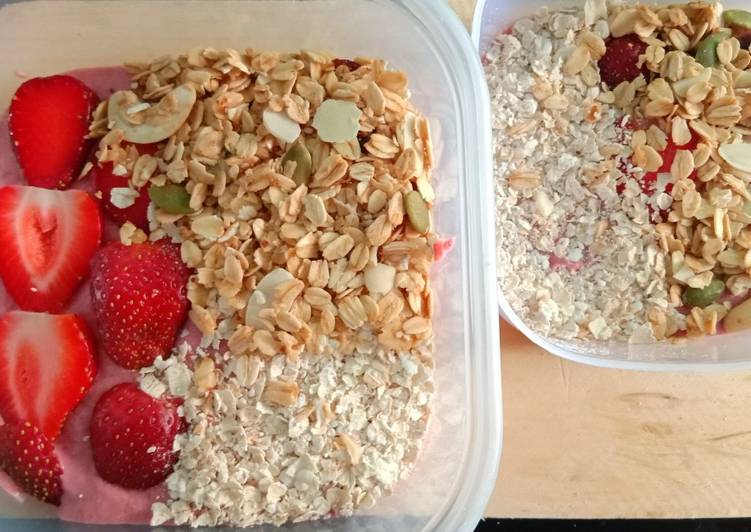Bagaimana Membuat Strawberry Smoothie Bowl yang Sempurna