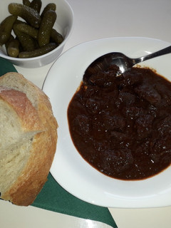 Vörösboros szarvaspörkölt recept fotója