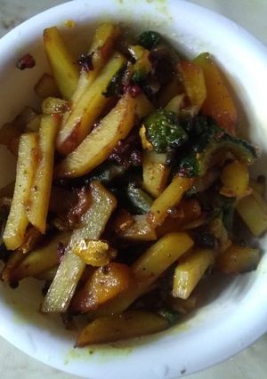 উচ্ছে আলু ভাজা(ucche aloo bhaaja recipe in Bengali) রেসিপির প্রধান ছবি