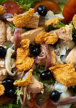 Una foto de Ensalada tipo Xató