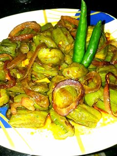 तुरई की सब्जी (Turai ki sabji recipe in Hindi) रेसिपी मुख्य फोटो