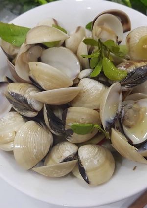 Hình của món Nghêu Hấp Sả.