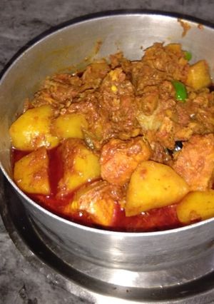 A picture of Chicken curry.