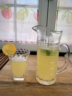 Una foto de Limonada con mentha spicata