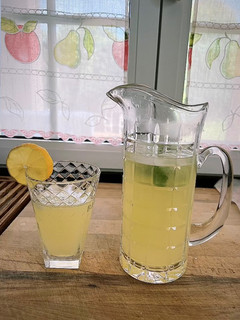 Una foto de Limonada con mentha spicata