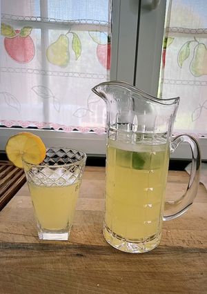 Una foto de Limonada con mentha spicata