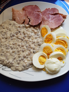 Lencse főtt tojással recept fotója