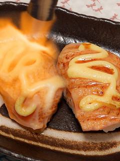 炙燒鮭魚壽司 | 簡易食譜 的食譜成品照片