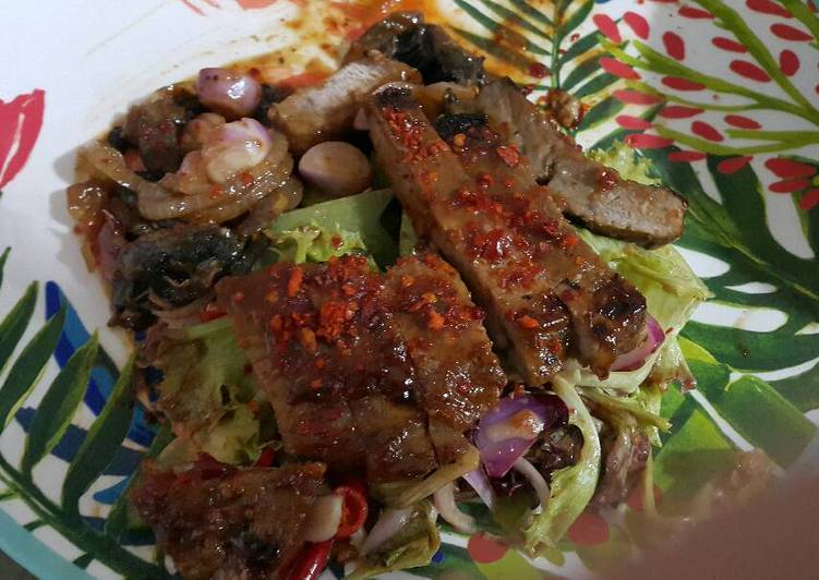 Cara Termudah Membuat Salad steak w sambal matah dan salad dressing Super Enak