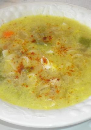Una foto de Pantrucas con pollo y verduras