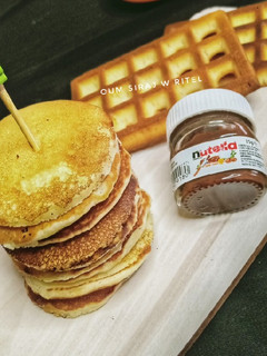 صورة لوصفة ميني بان كيك 🥞 وقوفر 🧇 ببيضة واحدة🥚