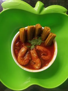 कोलंबी शेंगा कांजी (kolambi shenga kanji recipe in marathi) रेसिपी चे मुख्य फोटो