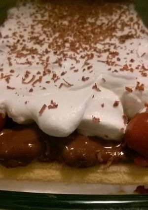 Csokis-meggyes rakott piskóta recept fotója