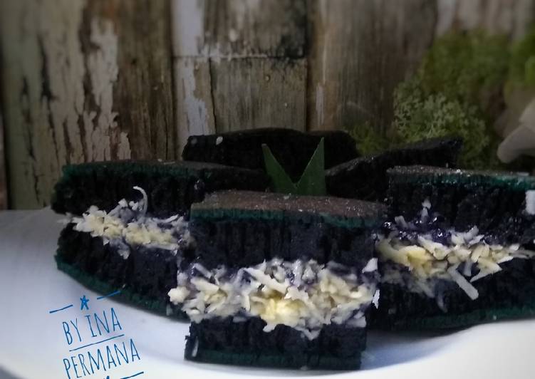 Martabak hitam keju