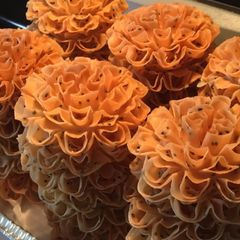 A picture of Thai Lotus Flower Cookies.