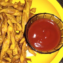 A picture of Moong dal twists.