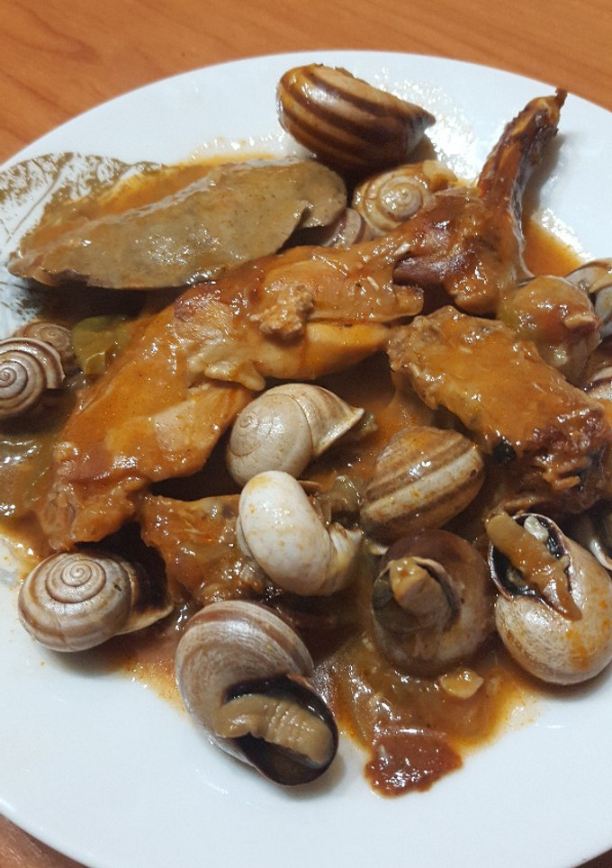 Una foto de Conejo con caracoles