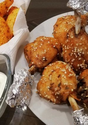 Csirke lollipop fűszeres sült burgonyával recept fotója