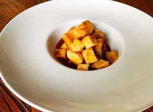 Foto principal de Choco guisado con papas fritas