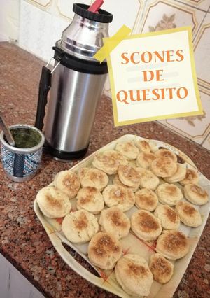Una foto de Scones de queso..