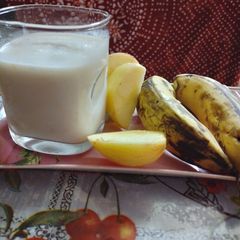 A picture of Banana Apple Smoothie.